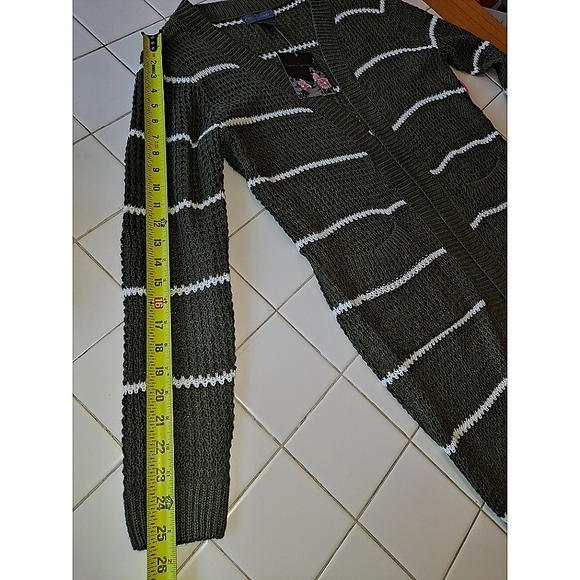 Emma's Expressions green white knit cardigan size Small - Picture 9 of 10